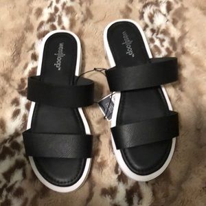 Sandals size 7/8